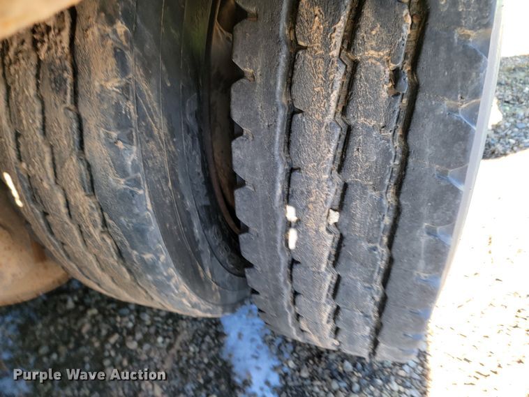 image for item ME9701 1994 Trail King TK-110-HDG  lowboy equipment trailer