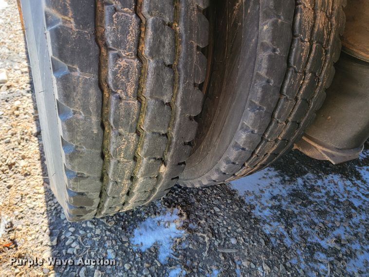 image for item ME9701 1994 Trail King TK-110-HDG  lowboy equipment trailer