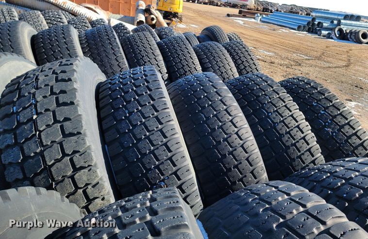 image for item ME9704 (13) Goodyear 17.5R25 tires