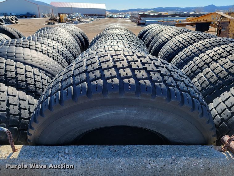 image for item ME9704 (13) Goodyear 17.5R25 tires
