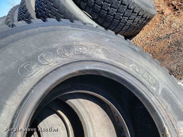 image for item ME9704 (13) Goodyear 17.5R25 tires