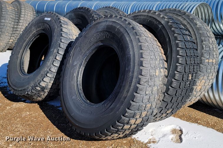 image for item ME9708 (6) Goodyear 17.5R25 tires