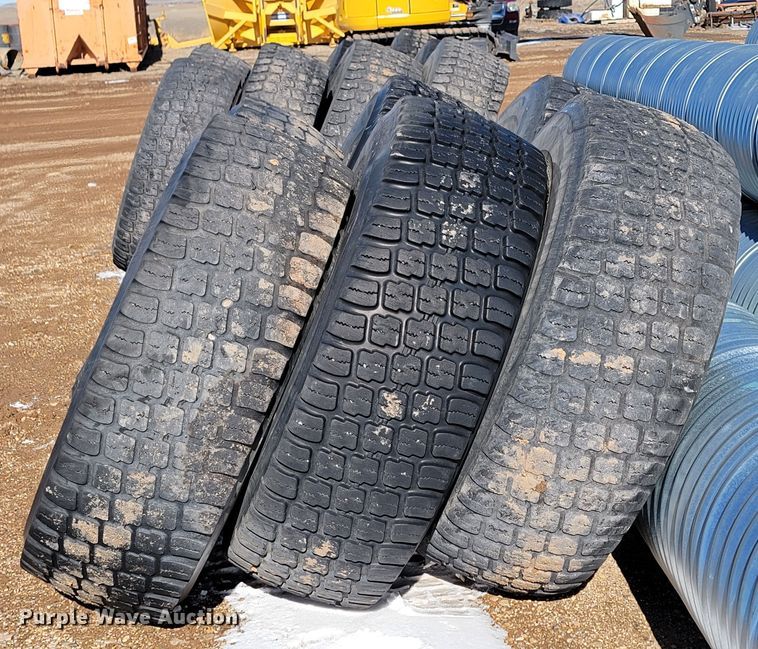 image for item ME9708 (6) Goodyear 17.5R25 tires