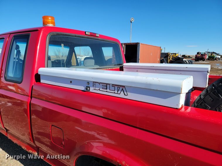 image for item ME9709 1995 Ford F150 XL  SuperCab pickup truck