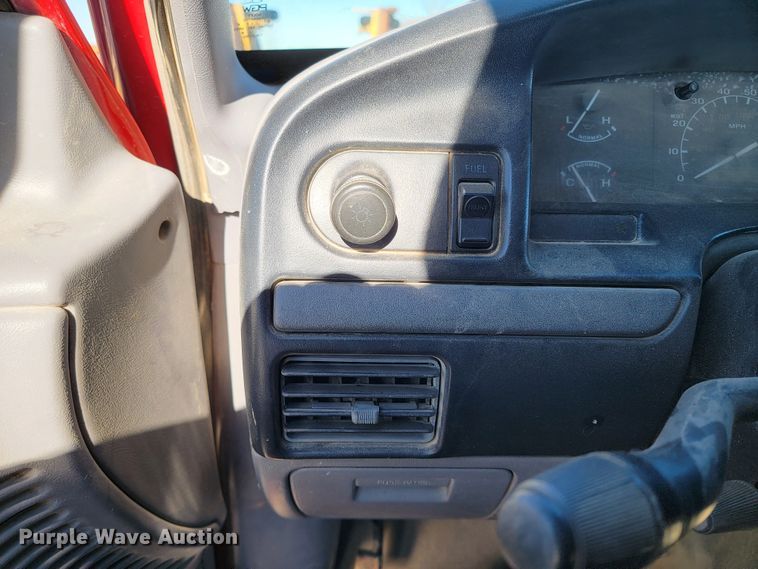 image for item ME9709 1995 Ford F150 XL  SuperCab pickup truck