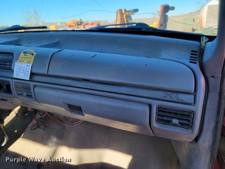 image for item ME9709 1995 Ford F150 XL  SuperCab pickup truck