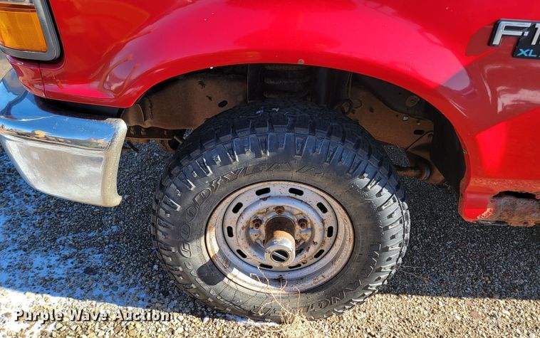 image for item ME9709 1995 Ford F150 XL  SuperCab pickup truck