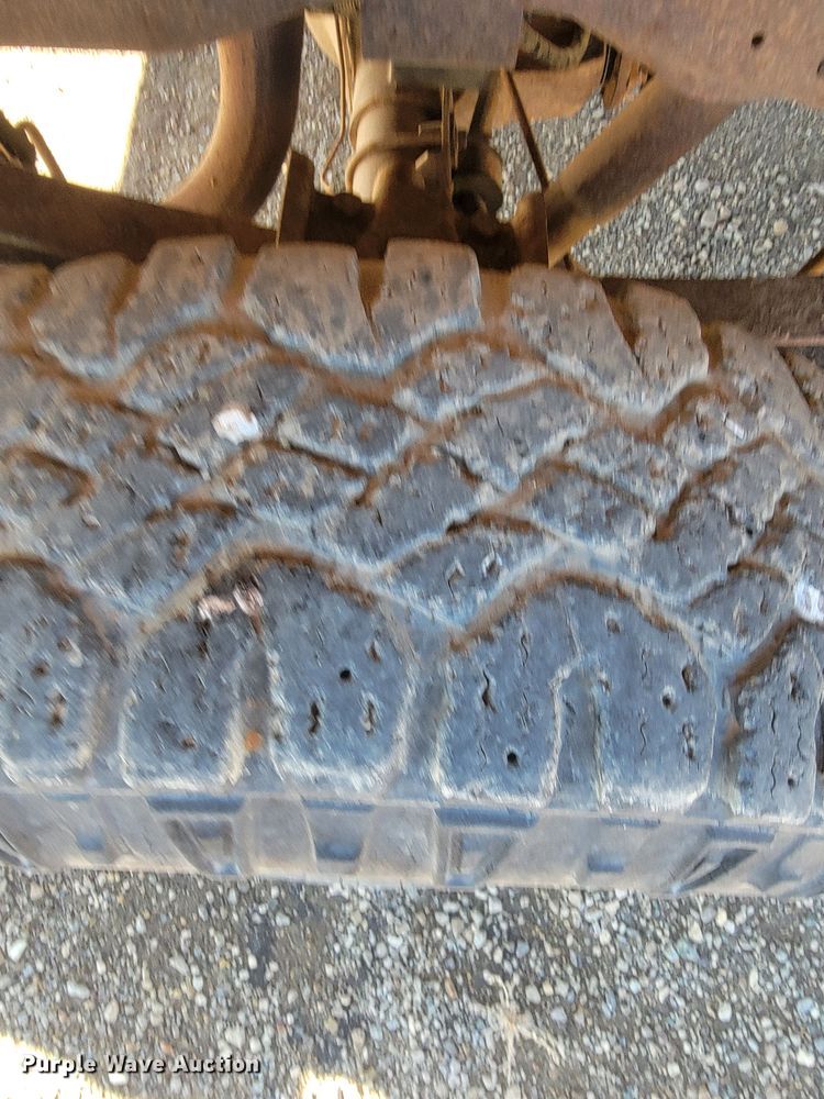 image for item ME9709 1995 Ford F150 XL  SuperCab pickup truck