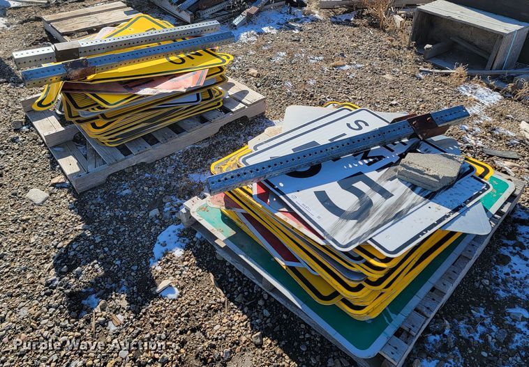 image for item ME9711 Street signs and mounts