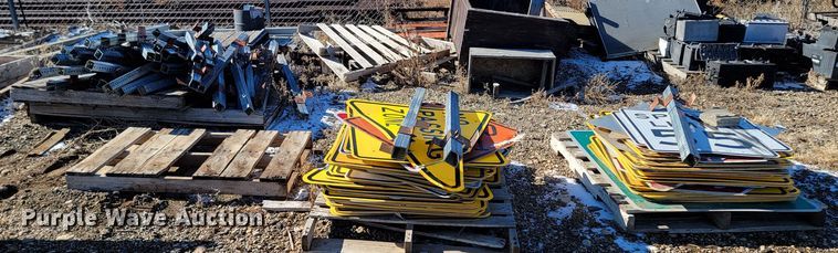 image for item ME9711 Street signs and mounts