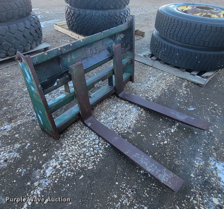 image for item ME9717 Skid steer forks