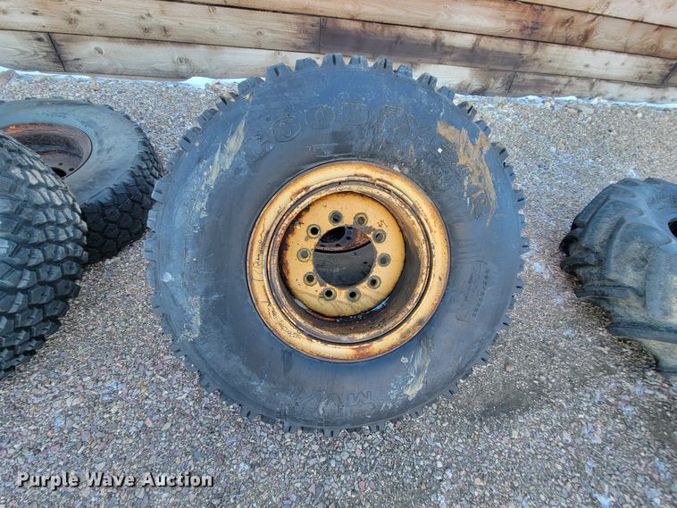 image for item ME9719 (10) Michelin 395/85R20 tires and wheels