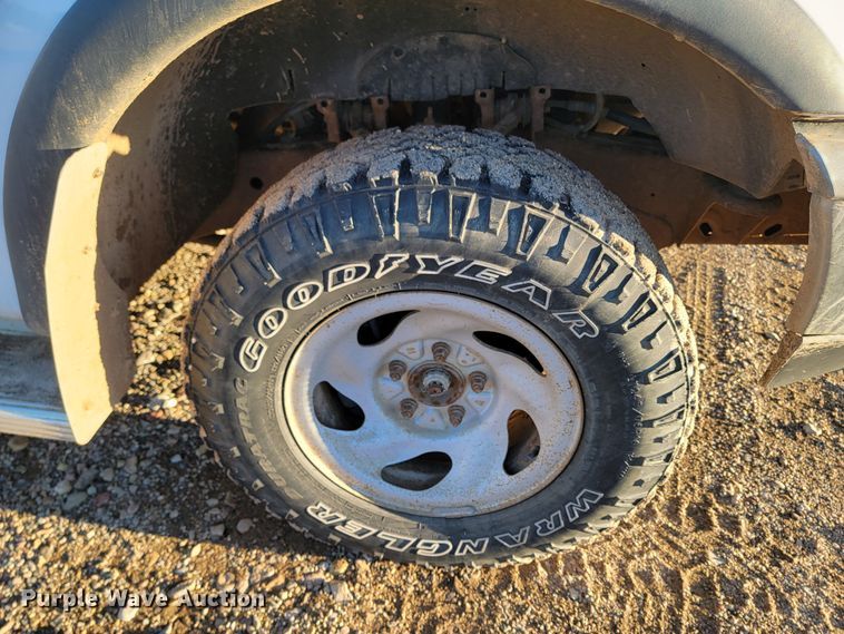 image for item ME9727 1998 Ford F150 XL  pickup truck