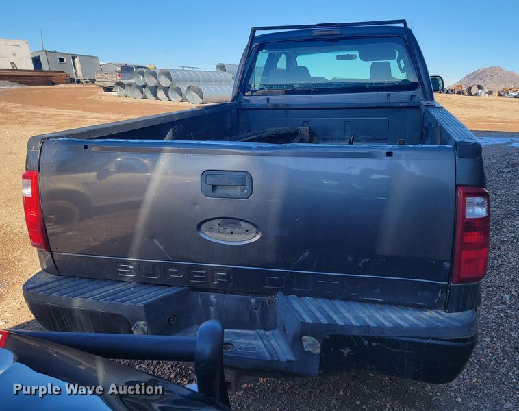 image for item ME9735 2008 Ford F250  Super Duty XL  Crew Cab pickup truck