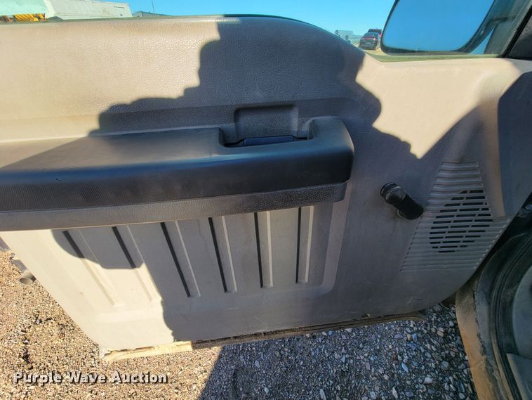 image for item ME9735 2008 Ford F250  Super Duty XL  Crew Cab pickup truck