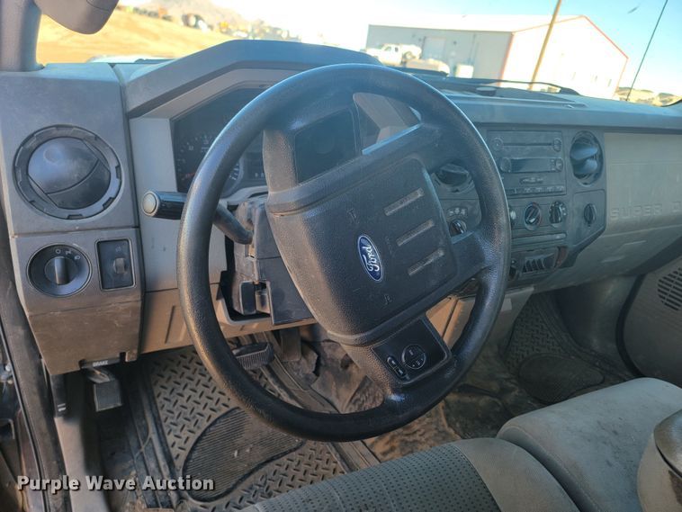 image for item ME9735 2008 Ford F250  Super Duty XL  Crew Cab pickup truck