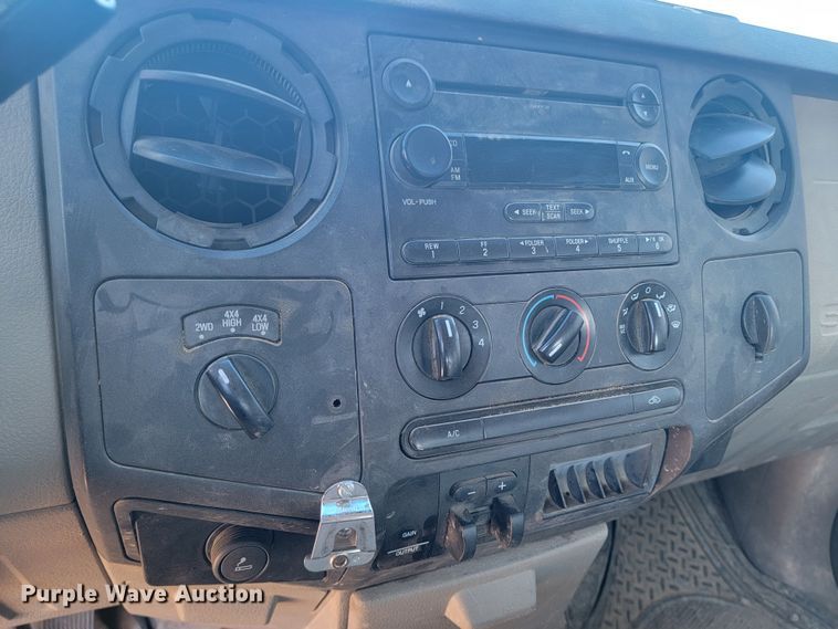 image for item ME9735 2008 Ford F250  Super Duty XL  Crew Cab pickup truck