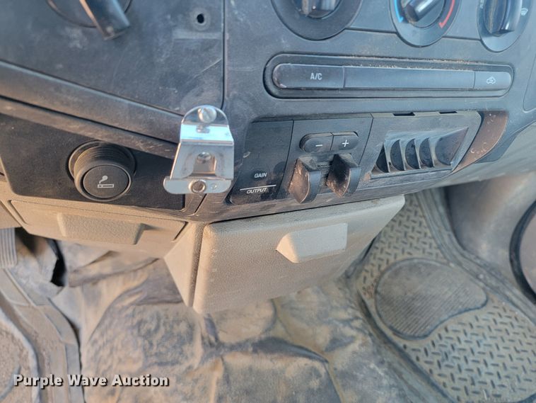 image for item ME9735 2008 Ford F250  Super Duty XL  Crew Cab pickup truck