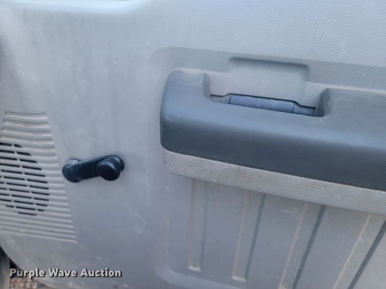 image for item ME9735 2008 Ford F250  Super Duty XL  Crew Cab pickup truck