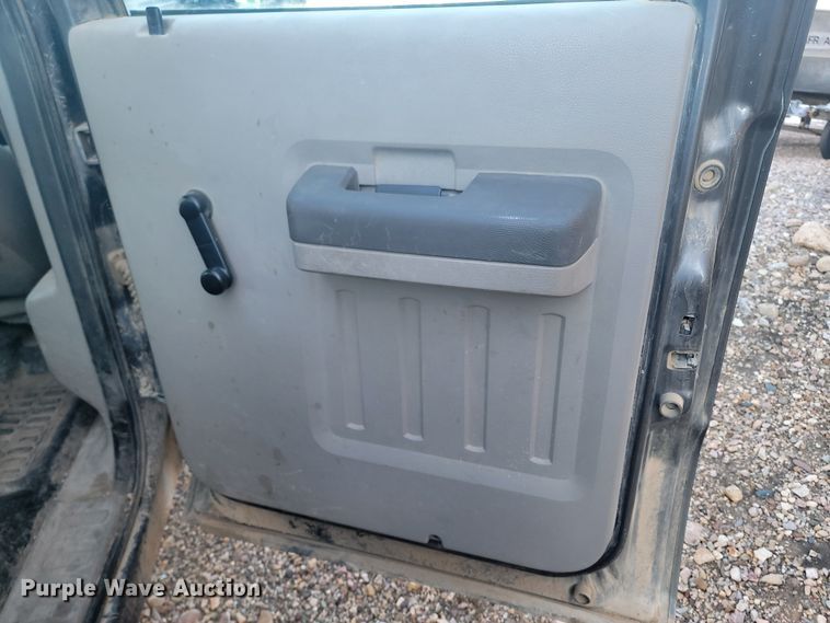 image for item ME9735 2008 Ford F250  Super Duty XL  Crew Cab pickup truck