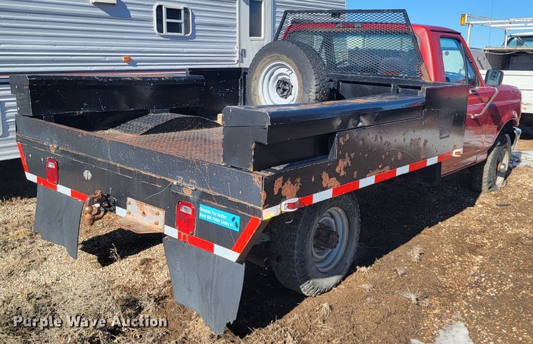 image for item ME9739 1995 Ford F250 XL  pickup truck