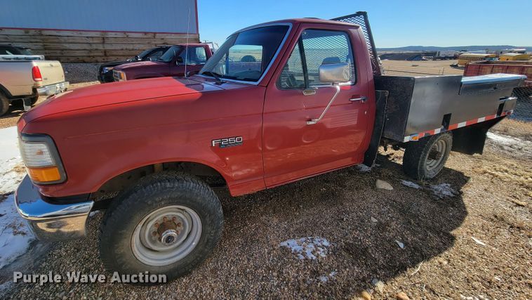 image for item ME9739 1995 Ford F250 XL  pickup truck