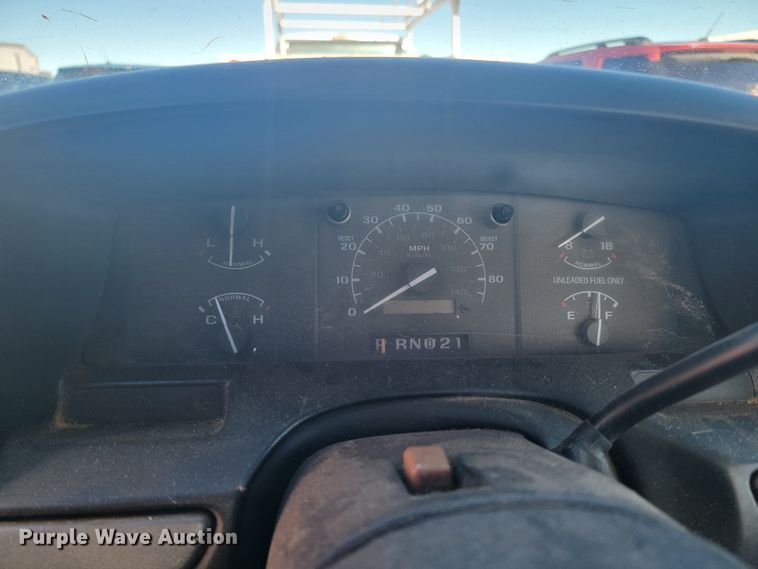 image for item ME9739 1995 Ford F250 XL  pickup truck