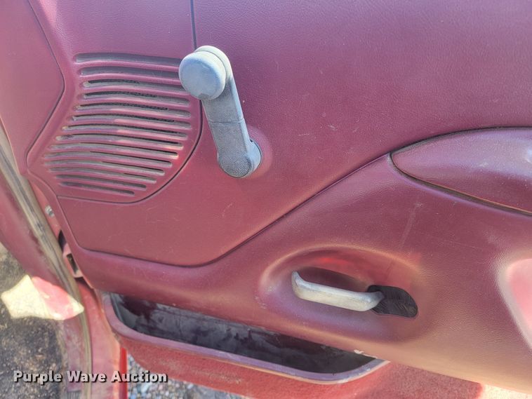 image for item ME9739 1995 Ford F250 XL  pickup truck