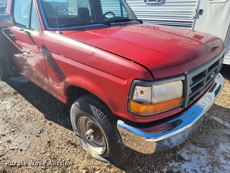 image for item ME9739 1995 Ford F250 XL  pickup truck