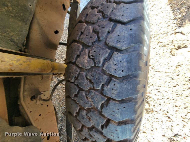 image for item ME9739 1995 Ford F250 XL  pickup truck