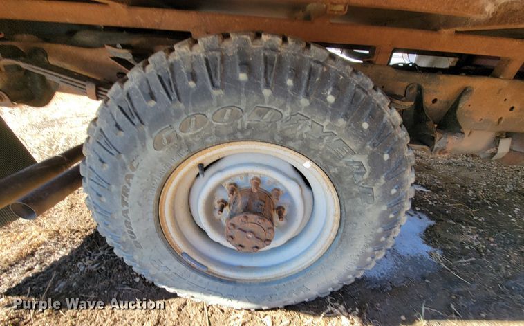 image for item ME9739 1995 Ford F250 XL  pickup truck