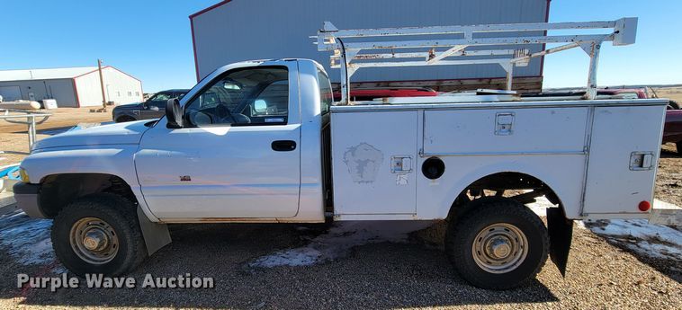 image for item ME9741 2001 Dodge Ram 2500  utility bed pickup truck