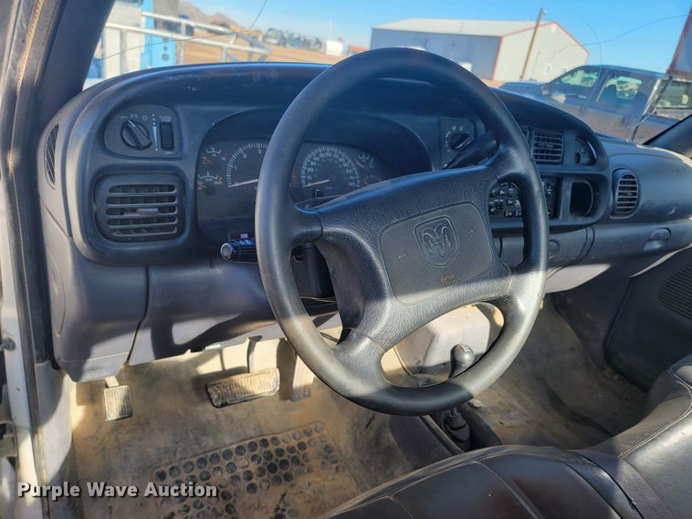 image for item ME9741 2001 Dodge Ram 2500  utility bed pickup truck