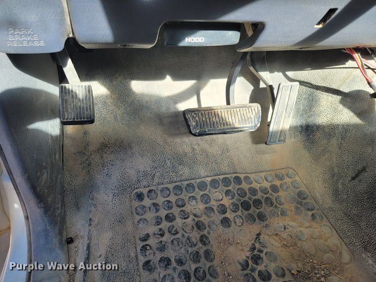 image for item ME9741 2001 Dodge Ram 2500  utility bed pickup truck