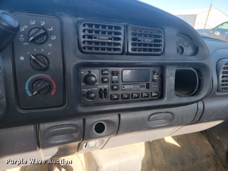 image for item ME9741 2001 Dodge Ram 2500  utility bed pickup truck