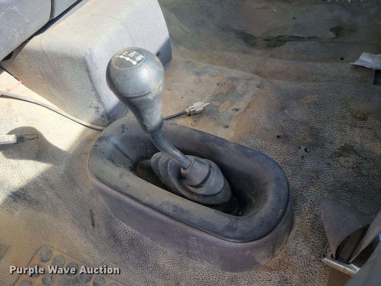 image for item ME9741 2001 Dodge Ram 2500  utility bed pickup truck