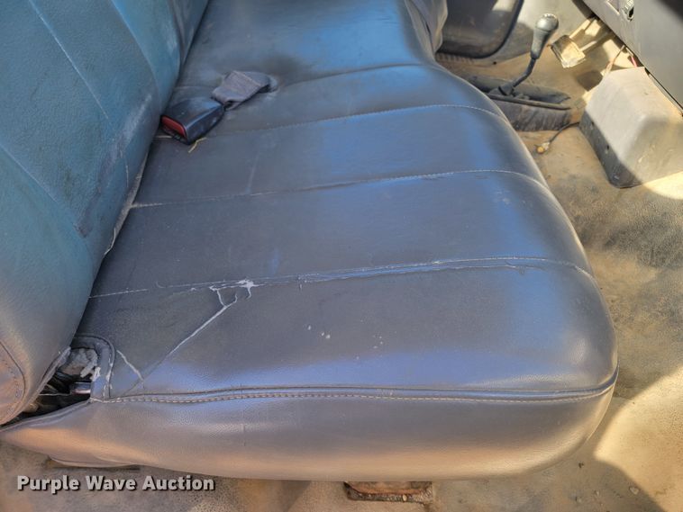 image for item ME9741 2001 Dodge Ram 2500  utility bed pickup truck