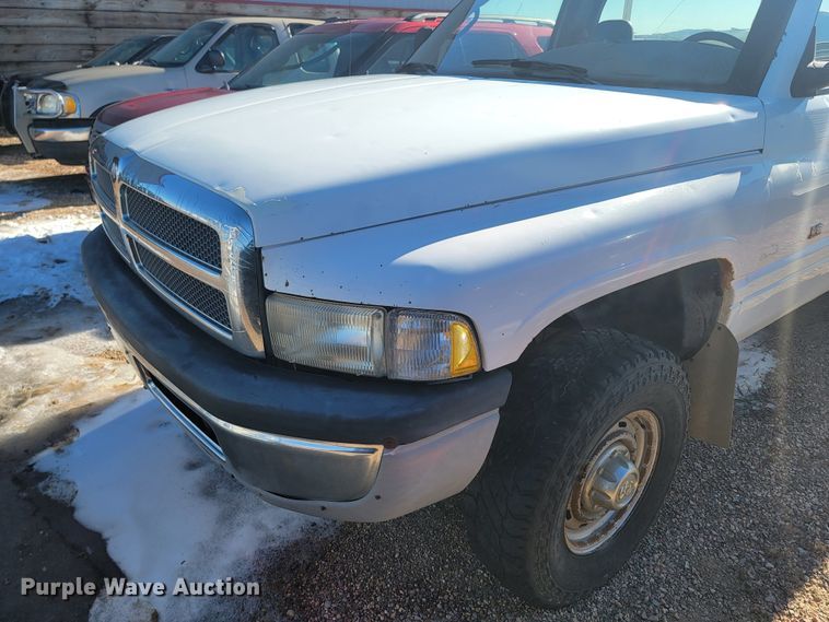 image for item ME9741 2001 Dodge Ram 2500  utility bed pickup truck