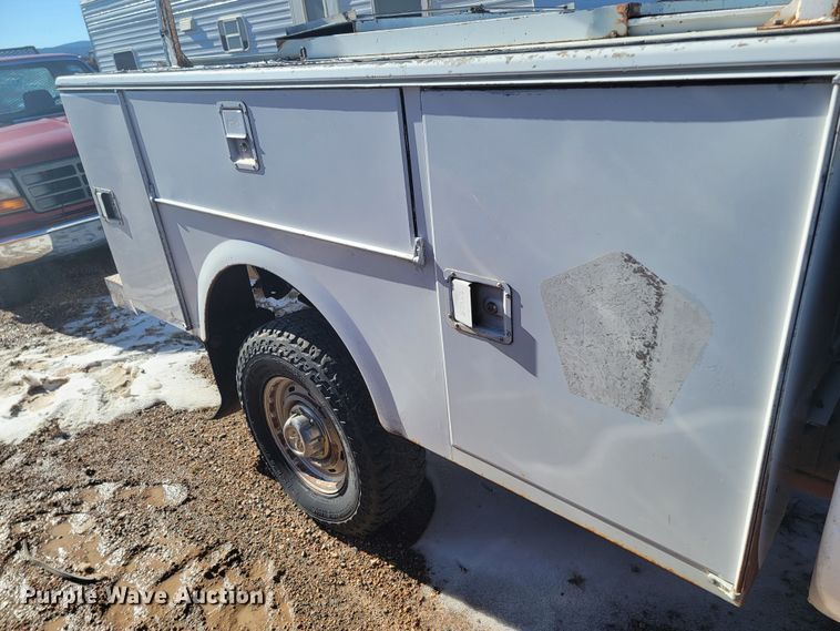 image for item ME9741 2001 Dodge Ram 2500  utility bed pickup truck