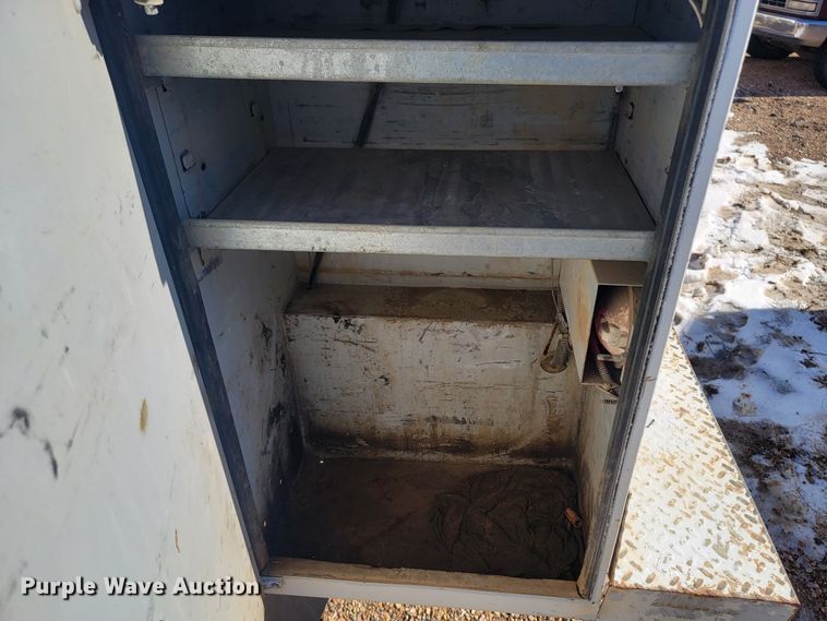 image for item ME9741 2001 Dodge Ram 2500  utility bed pickup truck