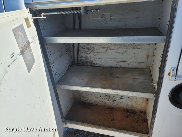 image for item ME9741 2001 Dodge Ram 2500  utility bed pickup truck