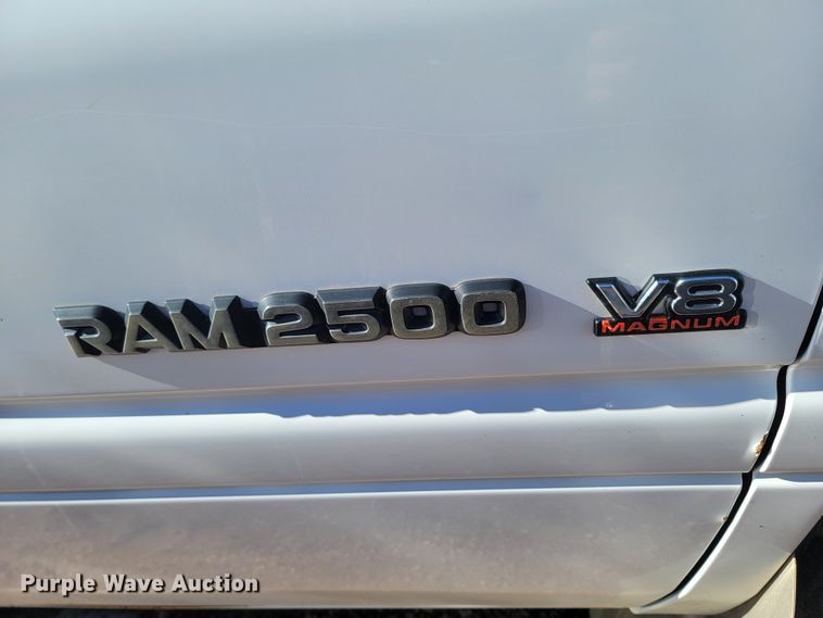 image for item ME9741 2001 Dodge Ram 2500  utility bed pickup truck