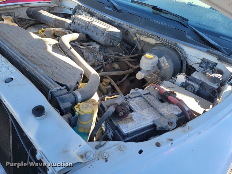 image for item ME9741 2001 Dodge Ram 2500  utility bed pickup truck