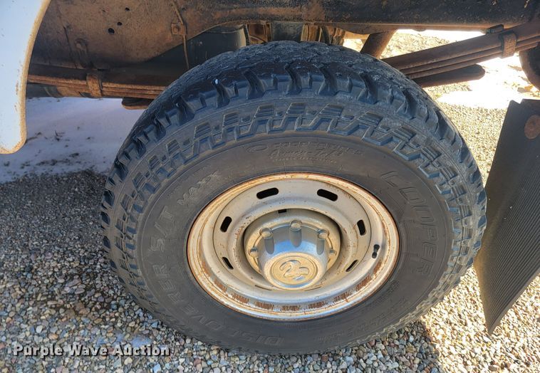 image for item ME9741 2001 Dodge Ram 2500  utility bed pickup truck