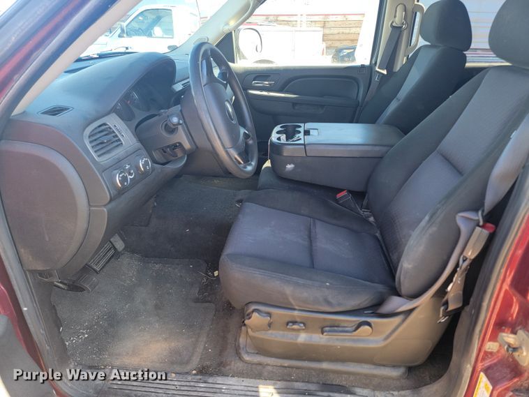 image for item ME9742 2010 Chevrolet Tahoe  SUV