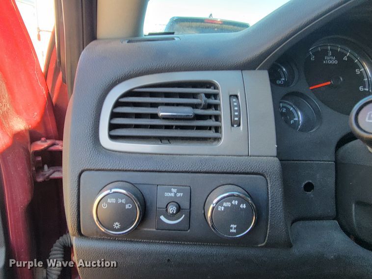 image for item ME9742 2010 Chevrolet Tahoe  SUV