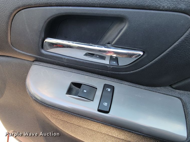 image for item ME9742 2010 Chevrolet Tahoe  SUV