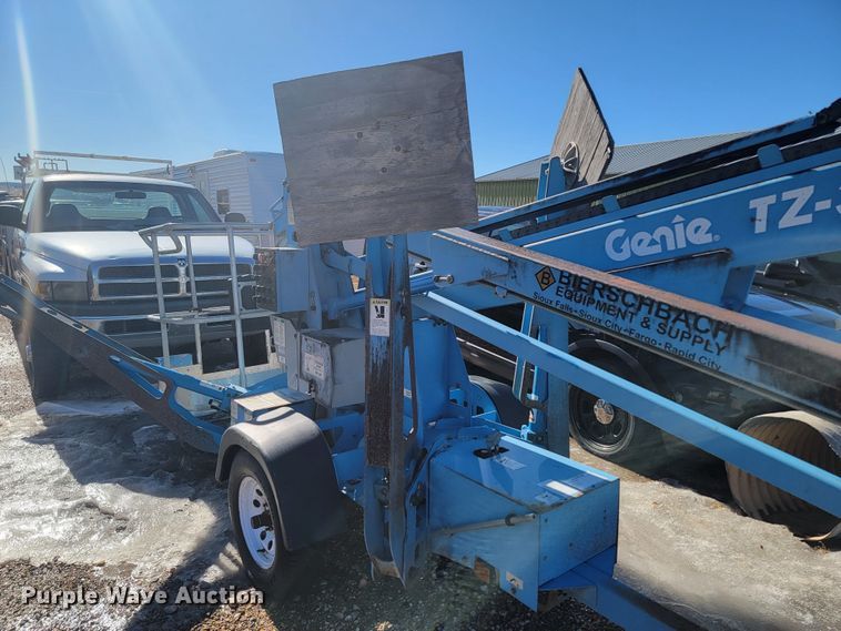 image for item ME9745 2004 Genie TZ-34/20  boom lift