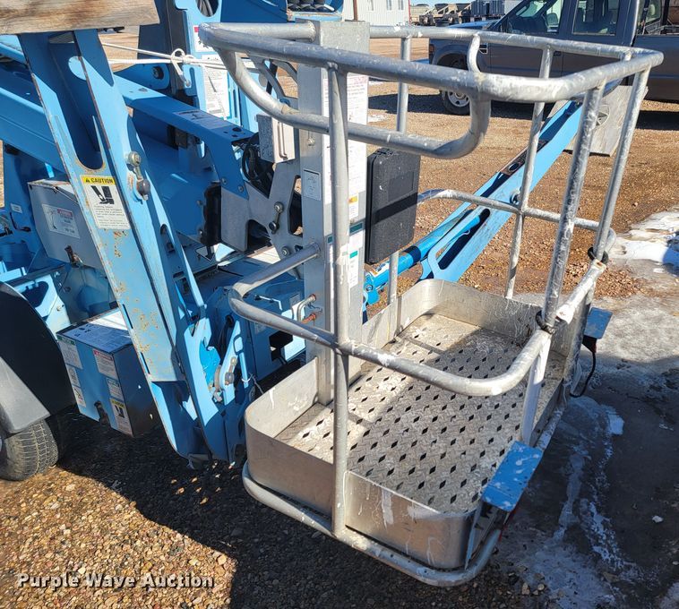 image for item ME9745 2004 Genie TZ-34/20  boom lift