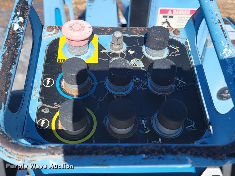 image for item ME9745 2004 Genie TZ-34/20  boom lift